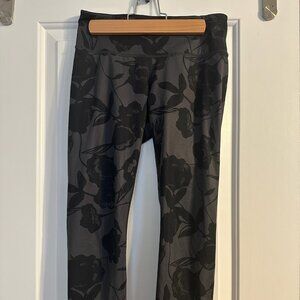Lululemon Wunder Under Floral Black Leggings Crop - Size 4